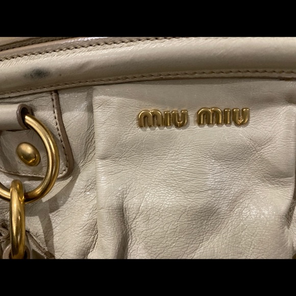Authentic Miu Miu Dream Cream Mid Size Shiny Bag - Picture 2 of 10